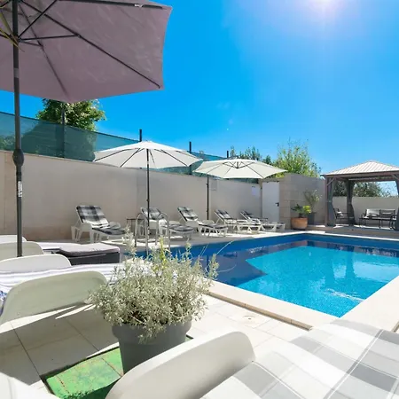 Martin - Rueckzugsort Auf Dem Land Mit Pool By Interhome Casa vacanze Kringa
