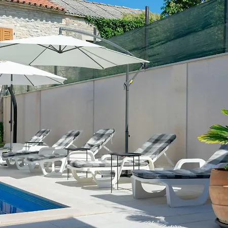 Martin - Rueckzugsort Auf Dem Land Mit Pool By Interhome Kringa