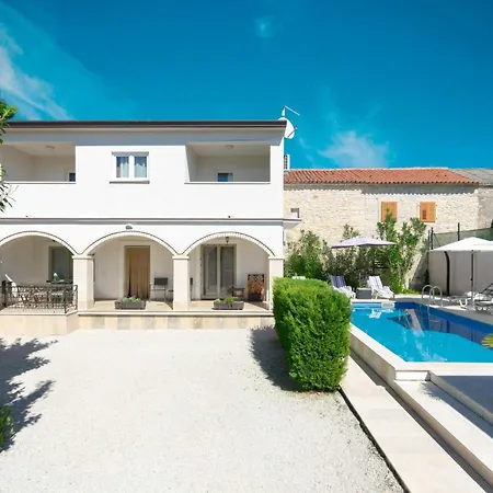 Martin - Rueckzugsort Auf Dem Land Mit Pool By Interhome Casa vacanze Kringa